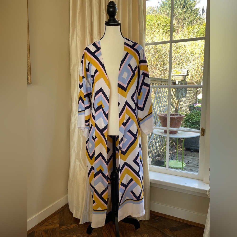 Bright geometric kimono. Great for summer!